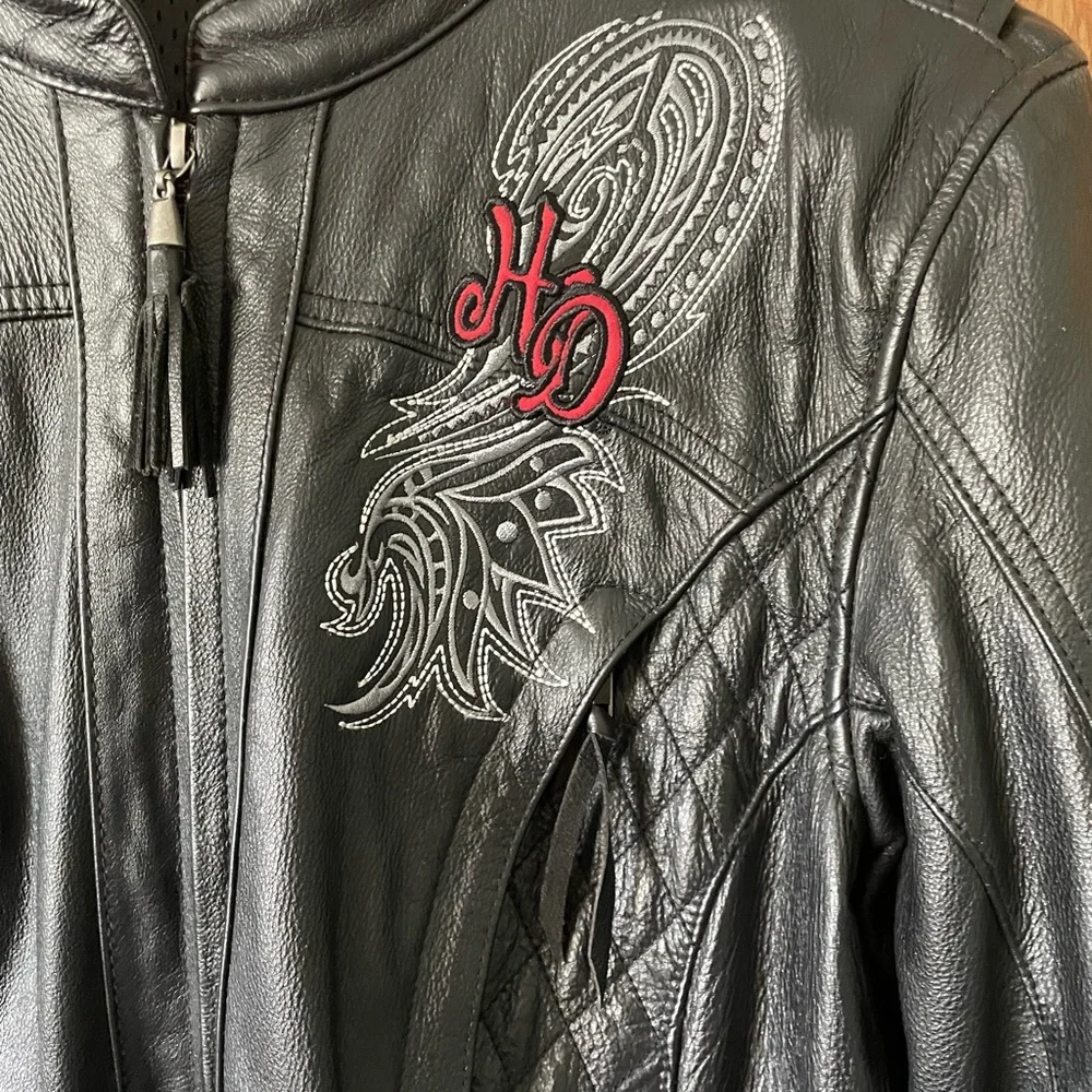 Harley-Davidson Ladies Leather Jacket W/ Red & Gray Design. Sweatshirt included - Picture 10 of 16